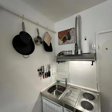 Your Cozy - Just Minutes From Airport *