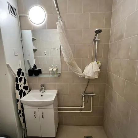 Your Cozy - Just Minutes From Airport Διαμέρισμα